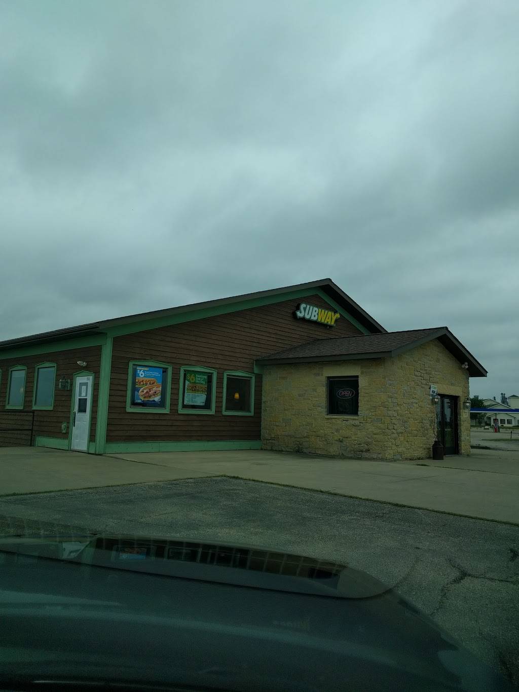 Subway | restaurant | 1050 Branger Dr, Mineral Point, WI 53565, USA | 6089871367 OR +1 608-987-1367