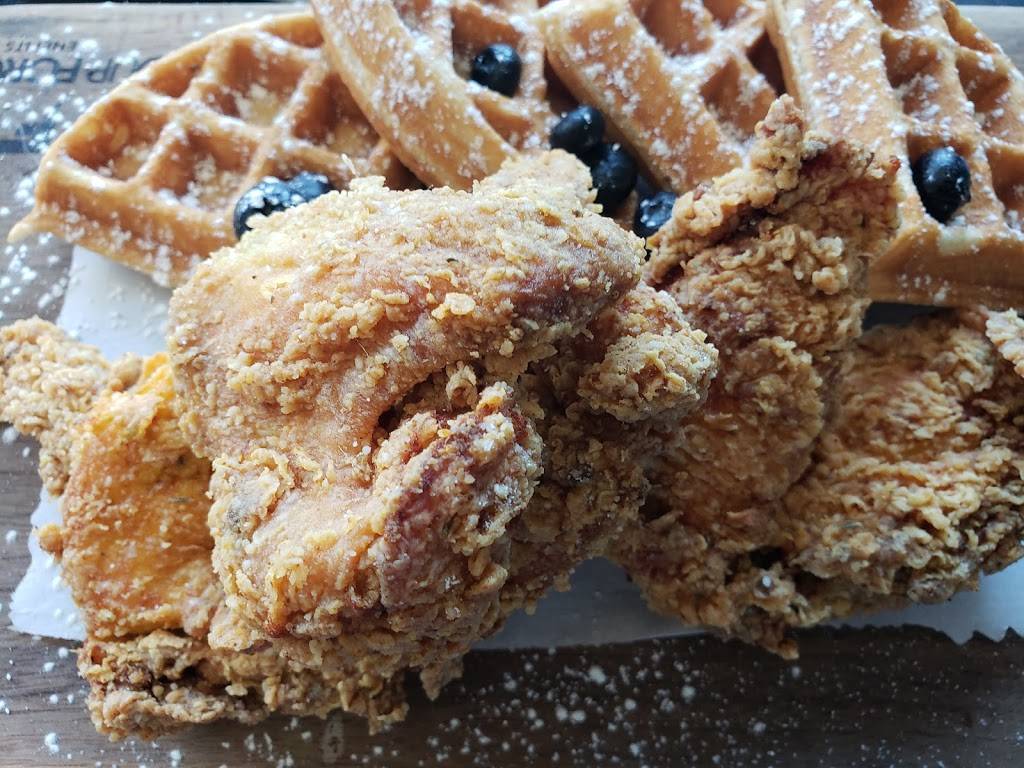 Vibez Caribbean & Southern Grill | restaurant | 971 King St E, Hamilton, ON L8M 1C3, Canada | 9055812062 OR +1 905-581-2062