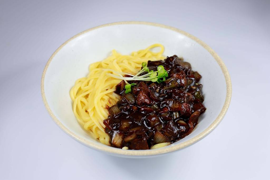 Roll N Noodle Food Court | restaurant | 1092 E El Camino Real, Sunnyvale, CA 94087, USA | 4083204191 OR +1 408-320-4191