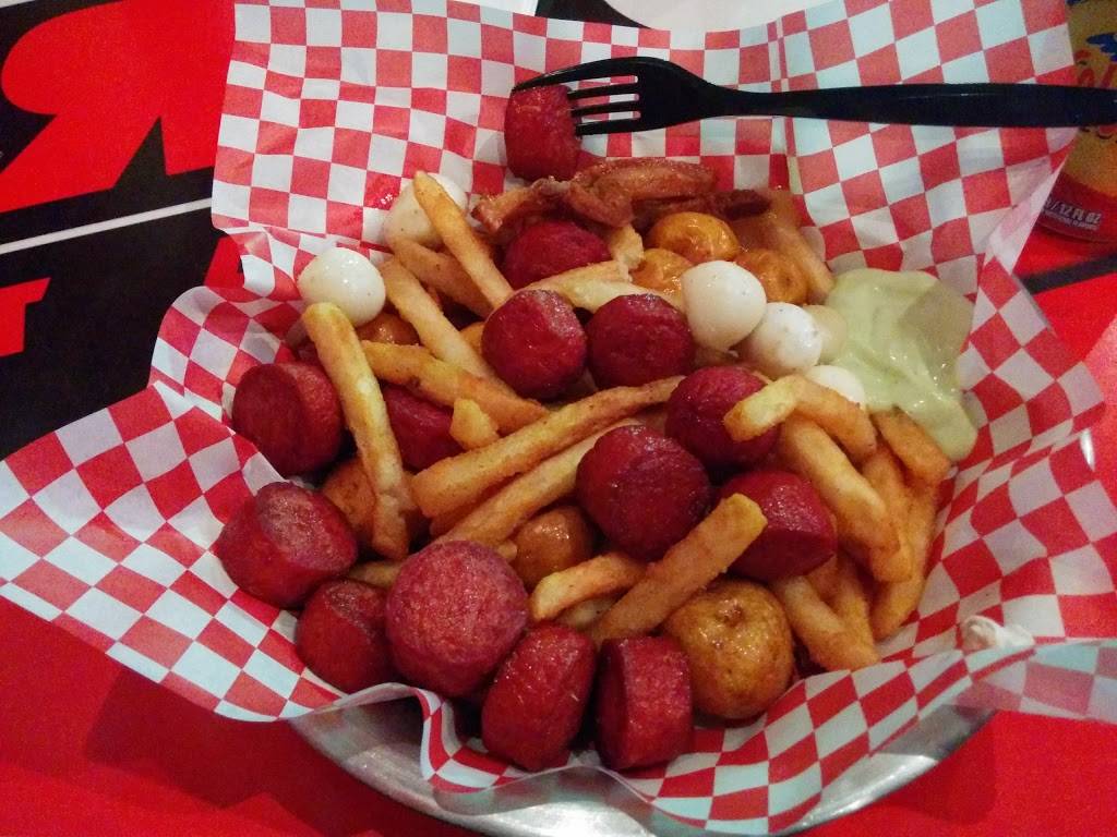 Los Perros | restaurant | 6828 NW 169th St, Hialeah, FL 33015, USA | 3058236900 OR +1 305-823-6900