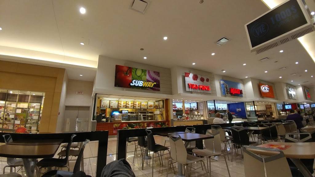 Subway | restaurant | 2151 Lapiniere Blvd Mail Champlain Shopping Centre, G07A, Brossard, QC J4W 2T5, Canada | 4506711010 OR +1 450-671-1010