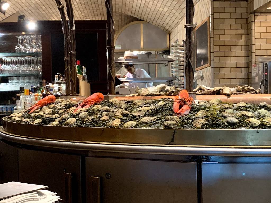 Chops Lobster Bar | restaurant | 70 West Paces Ferry Rd NW, Atlanta, GA 30305, USA | 4042622675 OR +1 404-262-2675