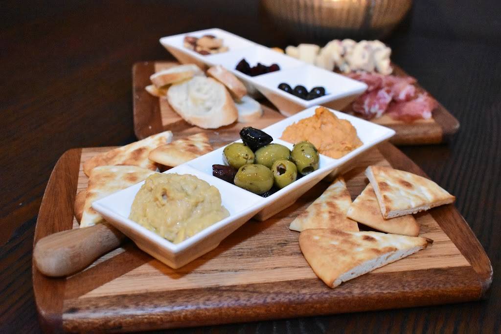 Wine Me Up | restaurant | 3900 Coffee Rd #2, Bakersfield, CA 93308, USA | 6615888556 OR +1 661-588-8556