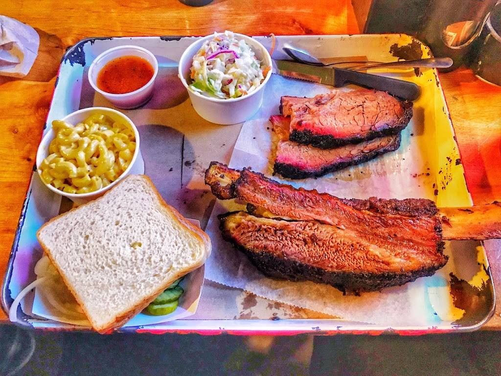 Stiles Switch BBQ | restaurant | 6610 N Lamar Blvd, Austin, TX 78752, USA | 5123809199 OR +1 512-380-9199