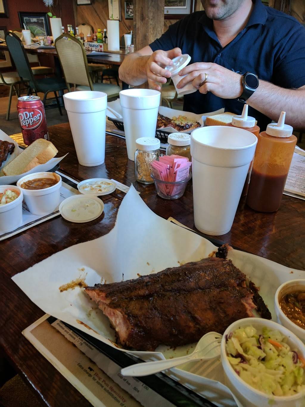 Hog Pen Barbecue | restaurant | 2874 S US-61, Osceola, AR 72370, USA | 8705632283 OR +1 870-563-2283