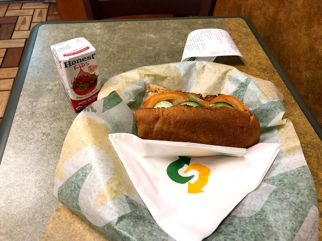 Subway Restaurants | restaurant | 2500 W El Camino Real A, Mountain View, CA 94040, USA | 6505597827 OR +1 650-559-7827
