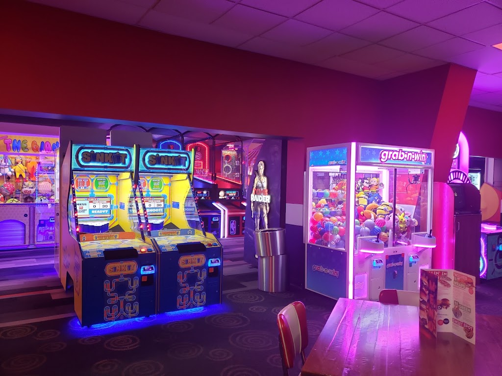 Bowlero Savannah | restaurant | 115 Tibet Ave, Savannah, GA 31406, USA | 9129250320 OR +1 912-925-0320