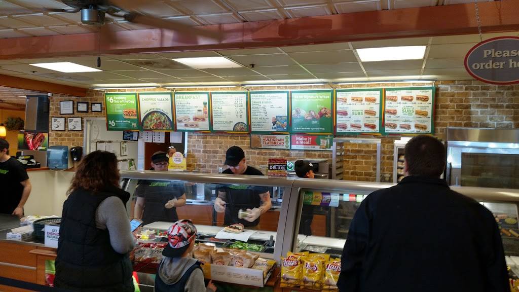 Subway 570 Stillwater Av Bangor, Maine | restaurant | 570 Stillwater Ave, Bangor, ME 04401, USA | 2079901924 OR +1 207-990-1924