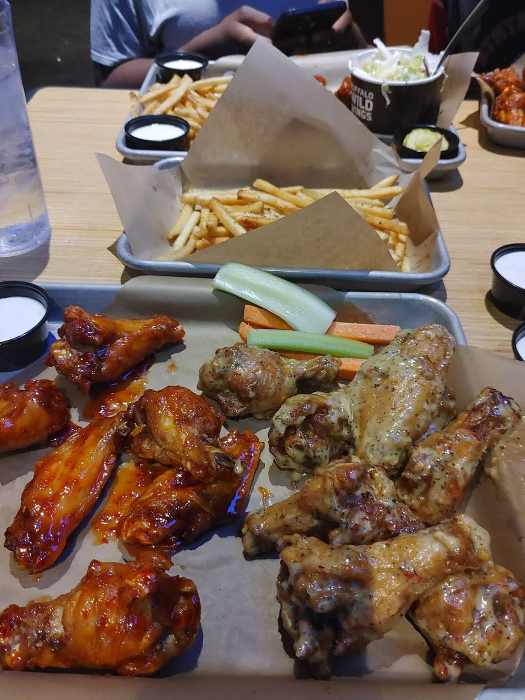 Buffalo Wild Wings | meal takeaway | 8255 S Chester St Suite 200, Centennial, CO 80112, USA | 3037689464 OR +1 303-768-9464