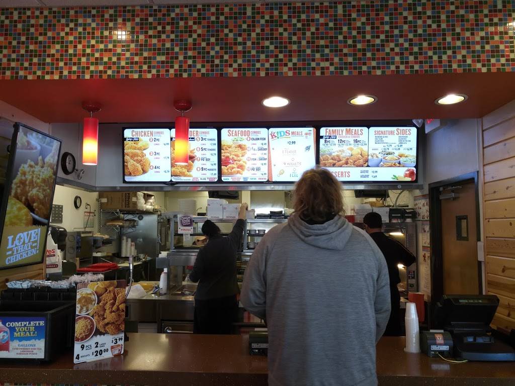 Popeyes Louisiana Kitchen | restaurant | 3699 N Thanksgiving Way, Lehi, UT 84043, USA | 8017682164 OR +1 801-768-2164