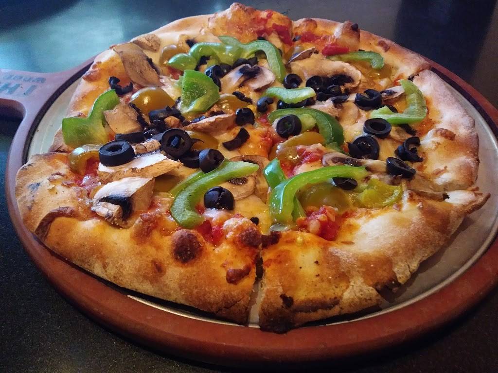 The Rock Wood Fired Pizza | restaurant | 2420 Columbia House Blvd, Vancouver, WA 98661, USA | 3606957625 OR +1 360-695-7625