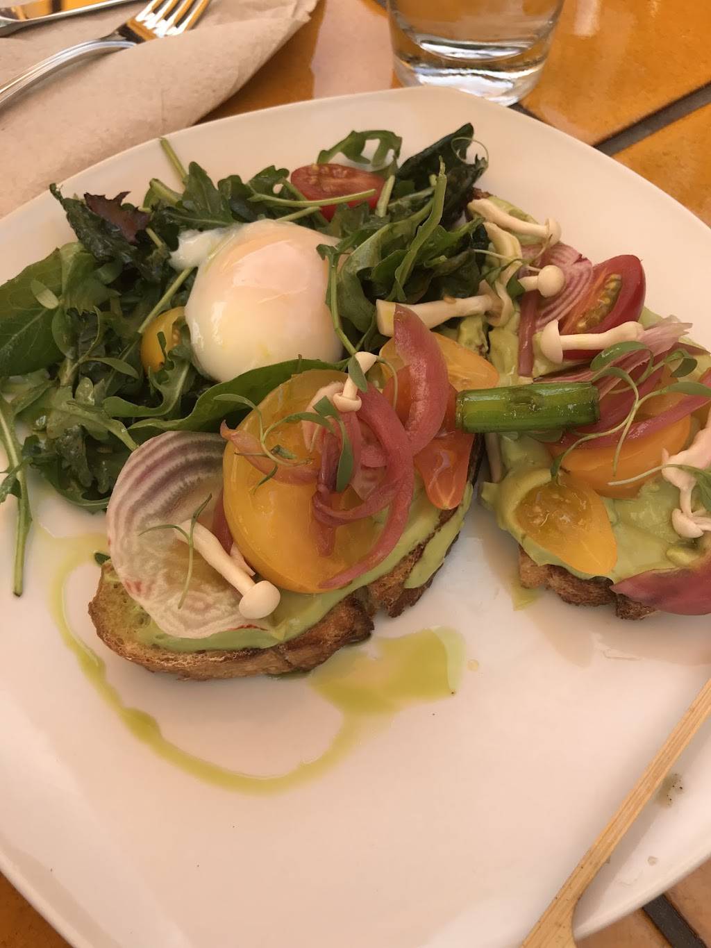 Sage Mindful Meals & Elixirs | restaurant | 217 E Matilija St, Ojai, CA 93023, USA | 8056469204 OR +1 805-646-9204