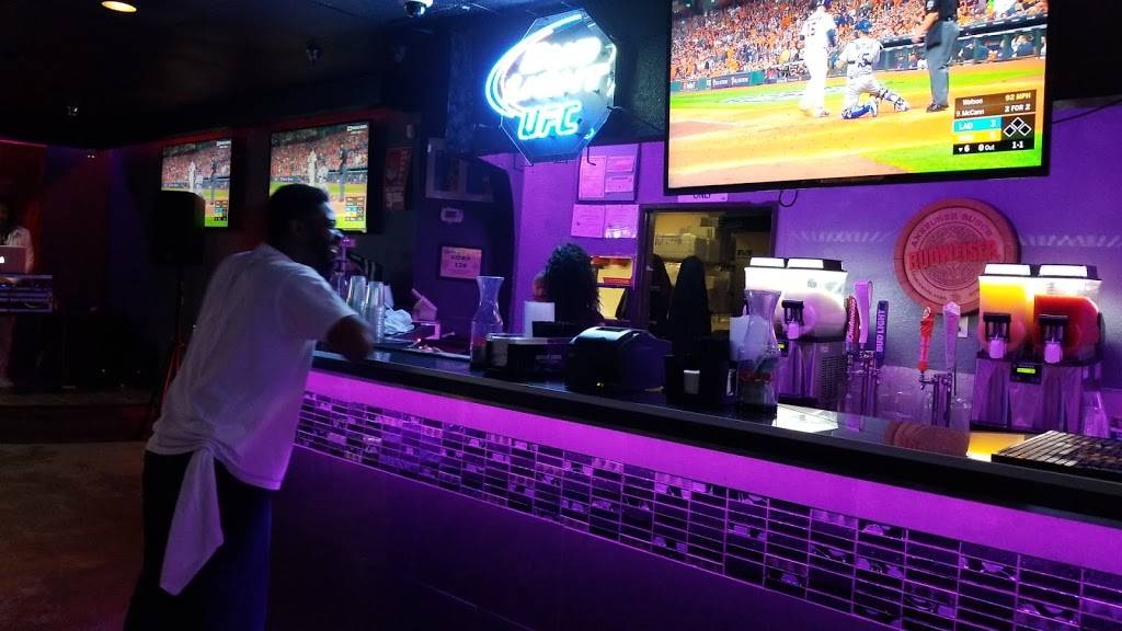 MICKEYS SPORTS BAR AND GRILL LLC | restaurant | 3758 S Carrier Pkwy, Grand Prairie, TX 75052, USA | 2144123364 OR +1 214-412-3364