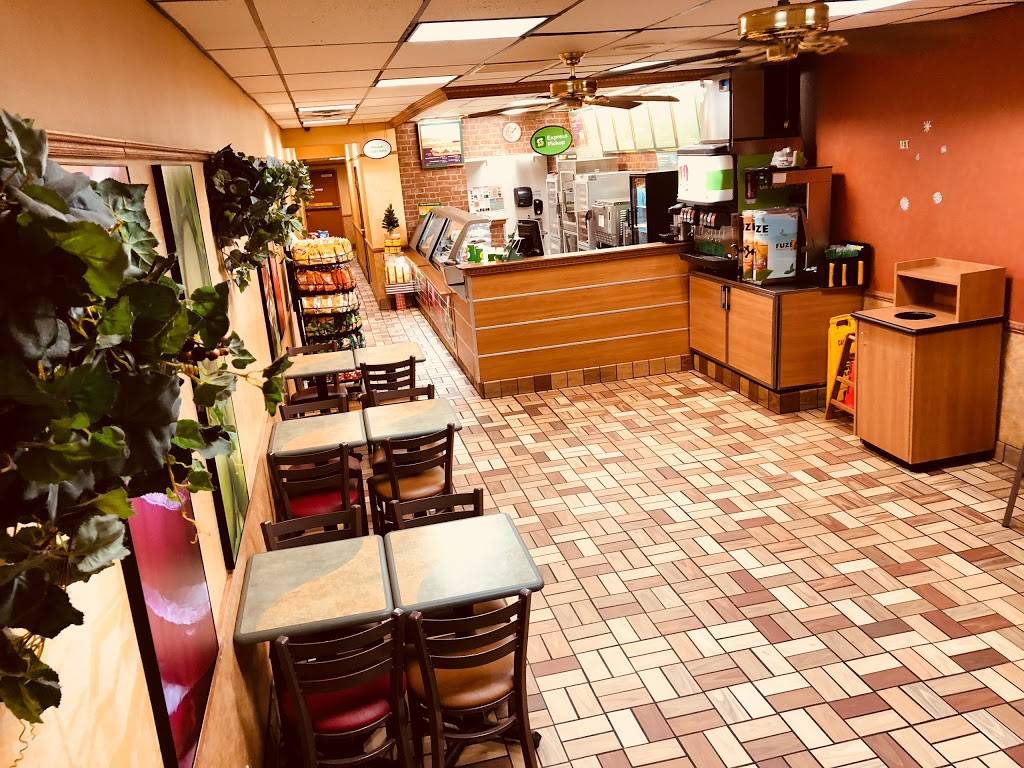 Subway Restaurants | restaurant | 2652 N Belt Line Rd, Irving, TX 75062, USA | 9725940123 OR +1 972-594-0123