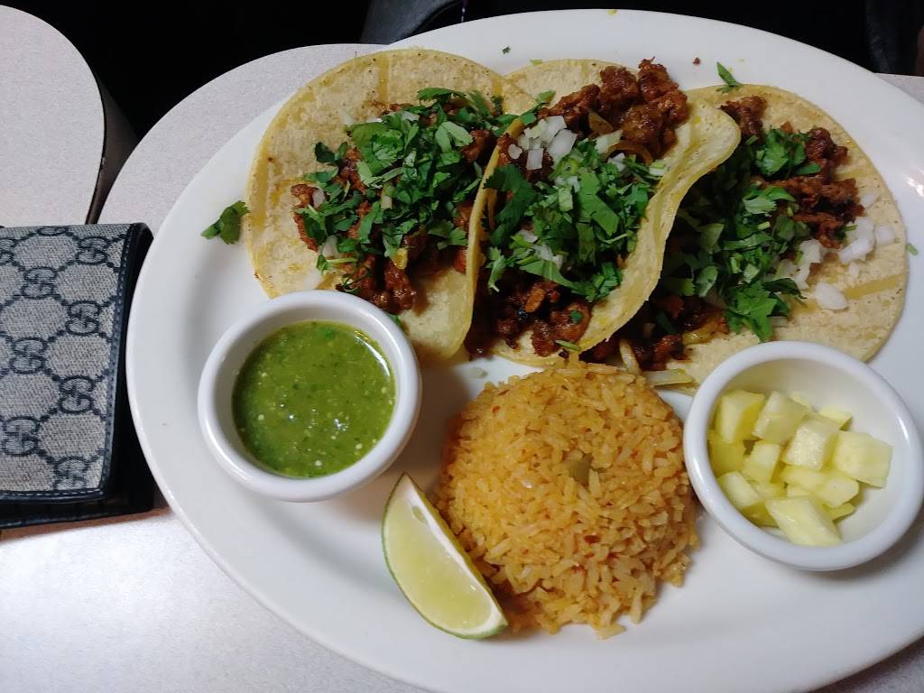 Mas Queso Tex Mex | restaurant | 1504 S 3rd St, Mabank, TX 75147, USA | 9038878010 OR +1 903-887-8010