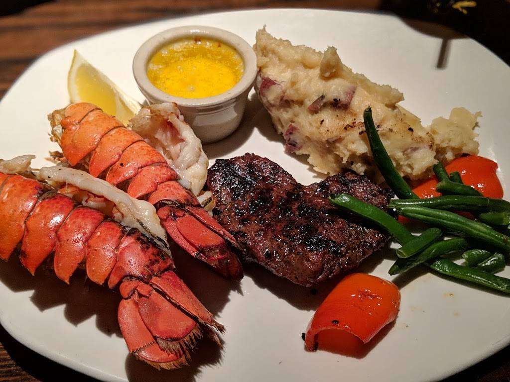 The Keg Steakhouse + Bar - Leslie Street | restaurant | 1977 Leslie St, North York, ON M3B 2M3, Canada | 4164461045 OR +1 416-446-1045