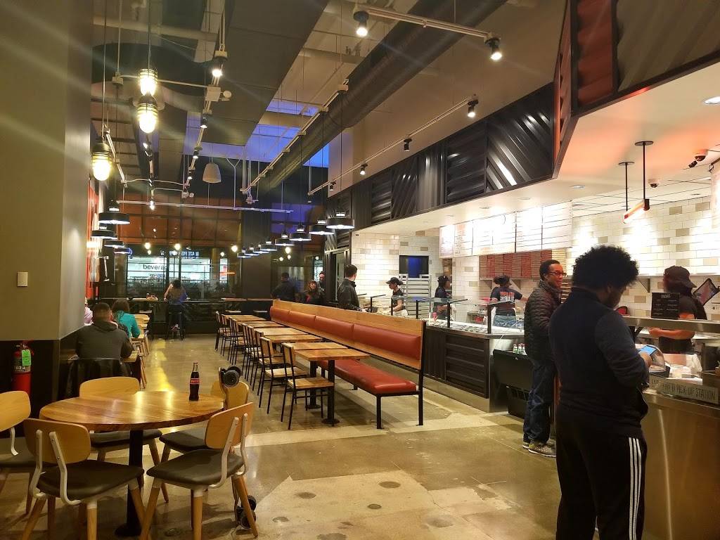 Blaze Pizza | restaurant | 511 S State St, Chicago, IL 60605, USA | 3126839092 OR +1 312-683-9092