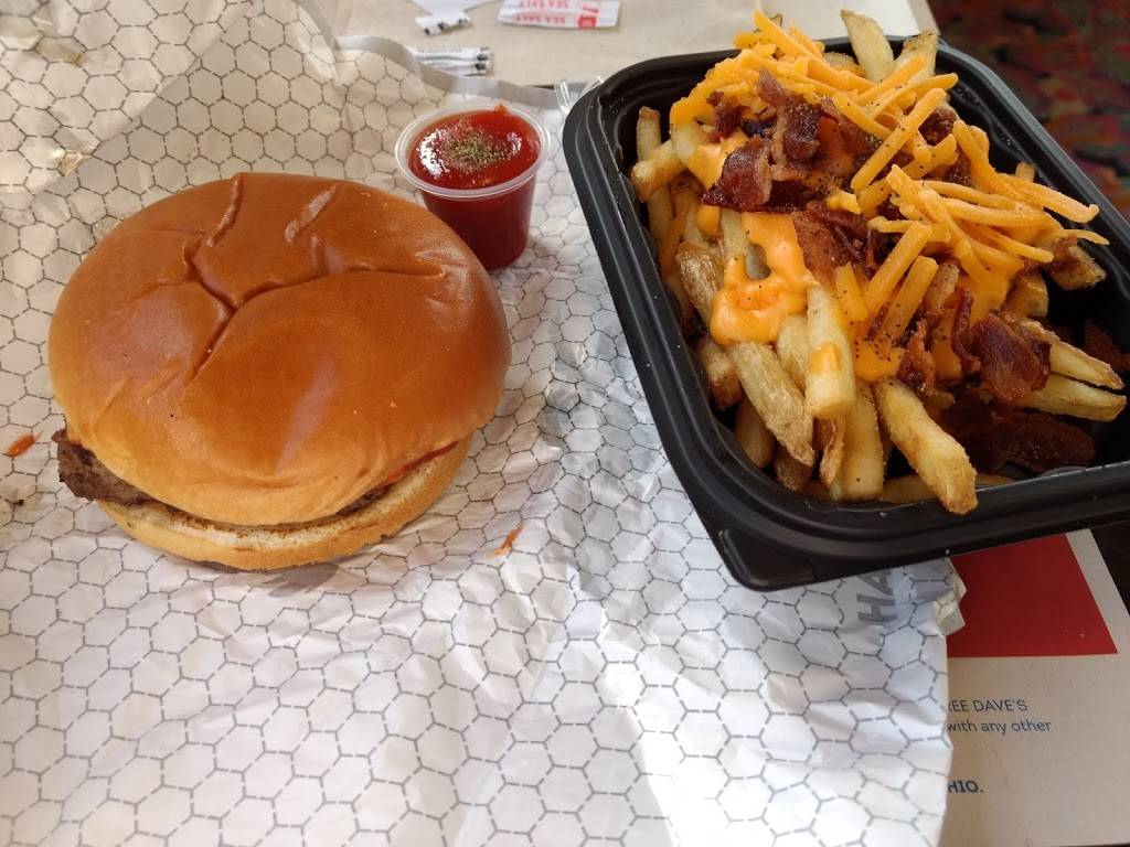 Wendys | restaurant | 3176 W Shore Dr, Holland, MI 49424, USA | 6167960209 OR +1 616-796-0209