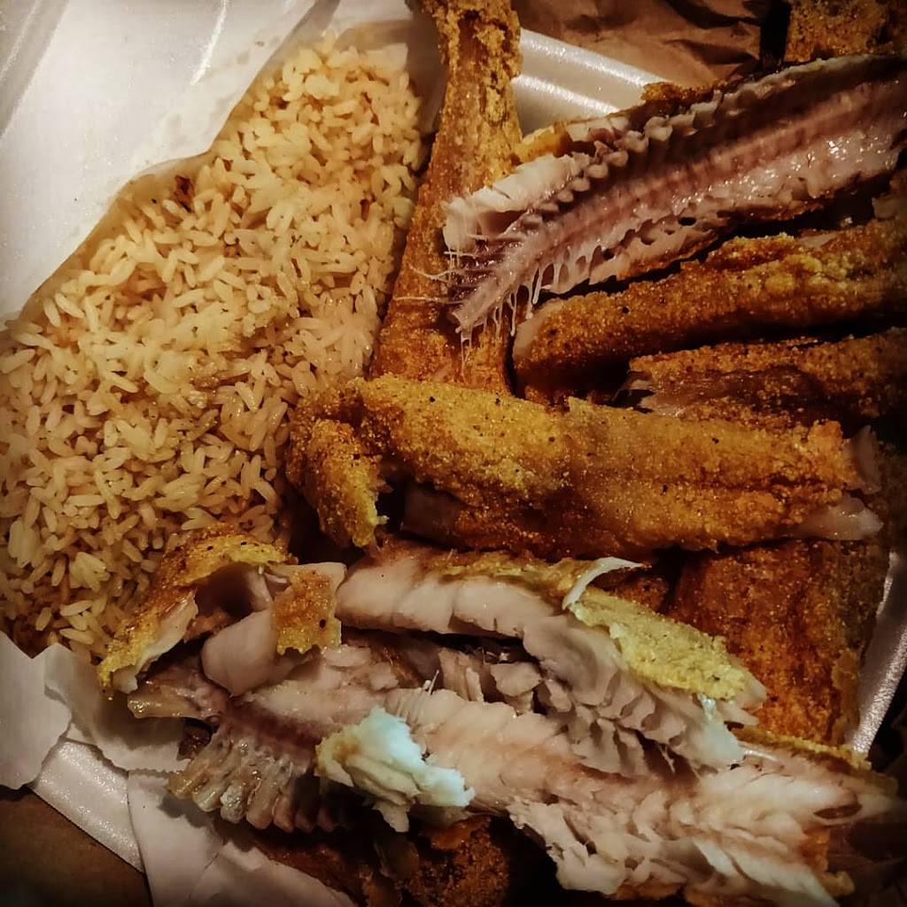 Alis Steak Fish And Chicken | restaurant | 9315 Lewis and Clark Blvd A, Jennings, MO 63136, USA | 3148683999 OR +1 314-868-3999