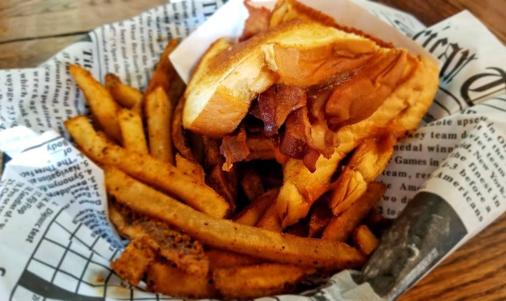 B-Sides - Burgers, Birds & Brews | restaurant | 467 Franklin St, Rocky Mount, VA 24151, USA | 5404562337 OR +1 540-456-2337