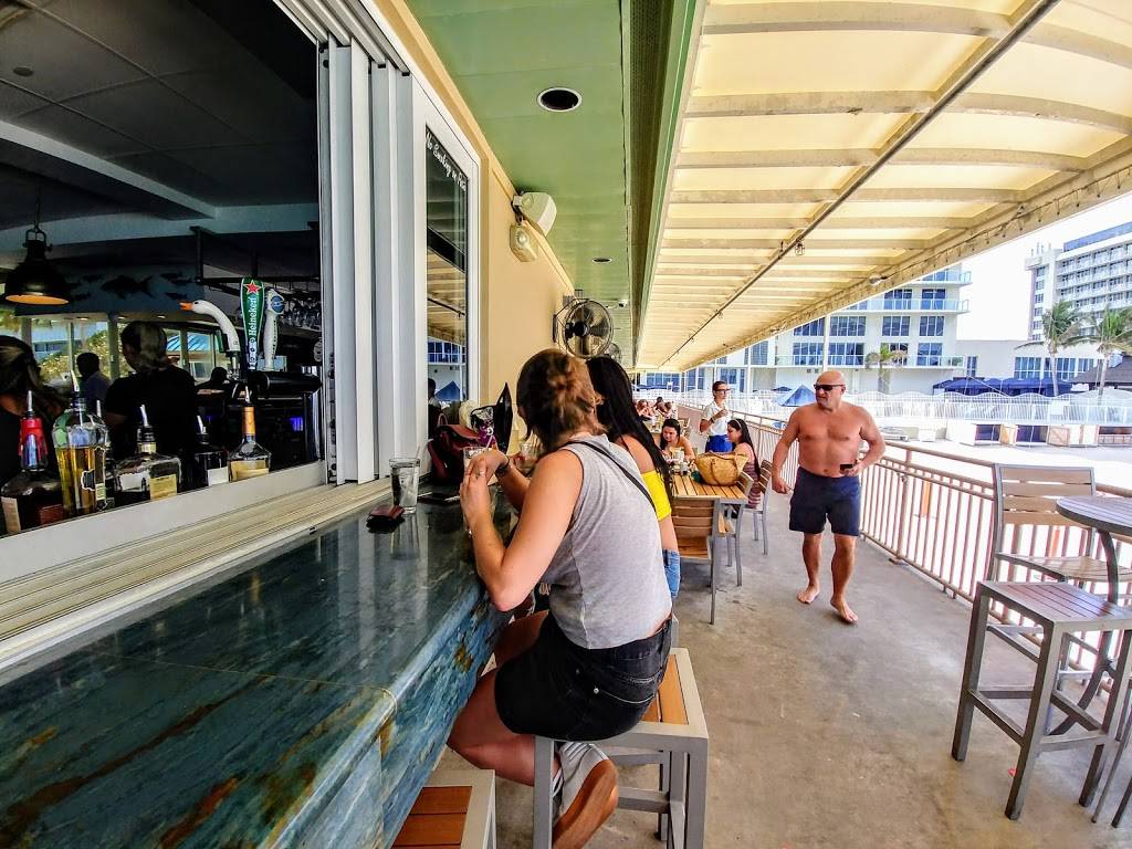 The Beach Bar Newport Pier | restaurant | 16501 Collins Ave, Sunny Isles Beach, FL 33160, USA | 3059571110 OR +1 305-957-1110