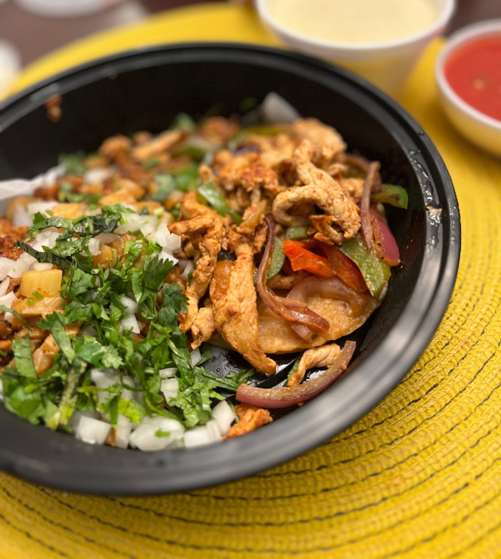 Loco Fresh Mexican Taqueria | restaurant | 6378 Crane Dr, Whitestown, IN 46077, USA | 3177693822 OR +1 317-769-3822