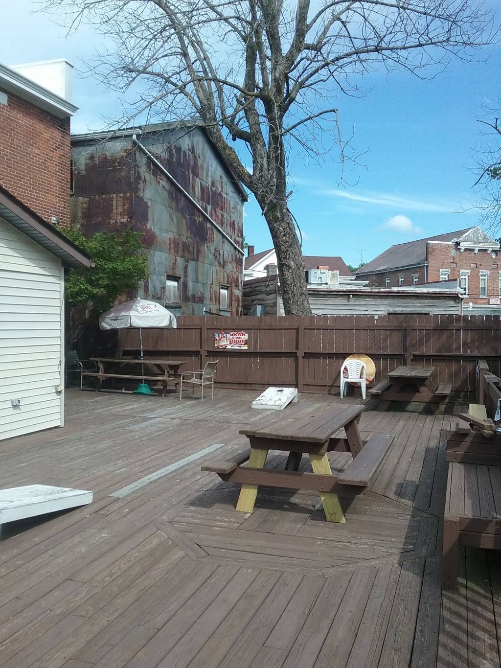 Sunman’s Landing at the Wippel | night club | 105 W Washington St, Sunman, IN 47041, USA | 8126232337 OR +1 812-623-2337