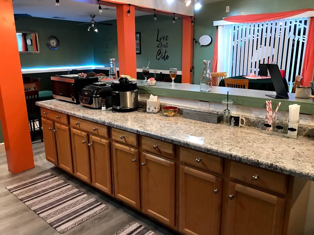 Small Bites Bistro | restaurant | 409 W Washington St, Alexandria, IN 46001, USA | 7656175467 OR +1 765-617-5467