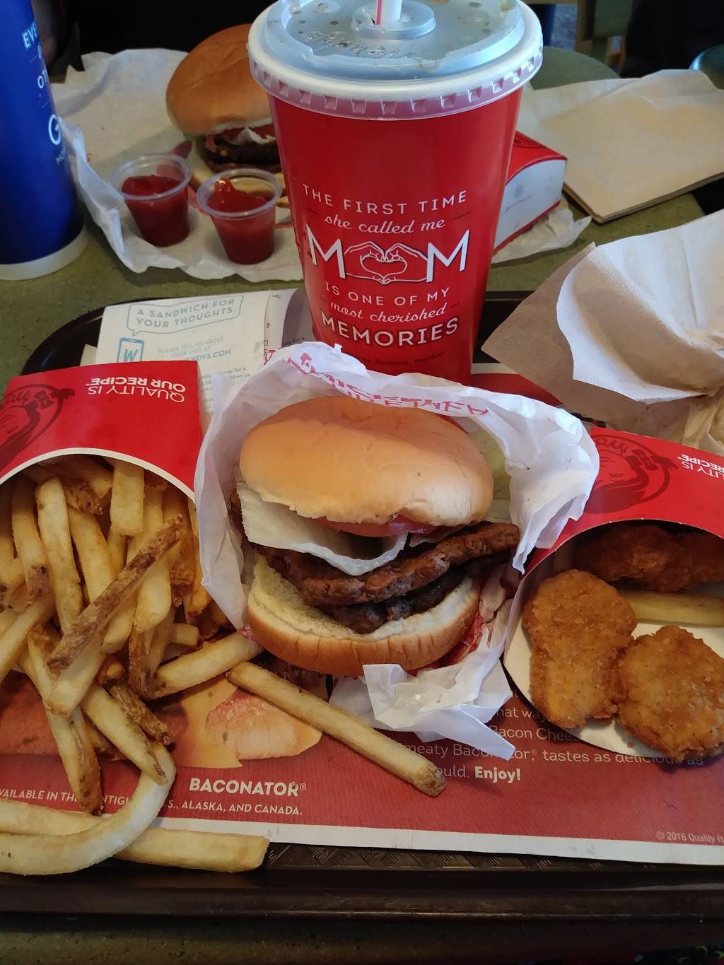Wendys | restaurant | 607 SW Military Dr, San Antonio, TX 78221, USA | 2109226771 OR +1 210-922-6771