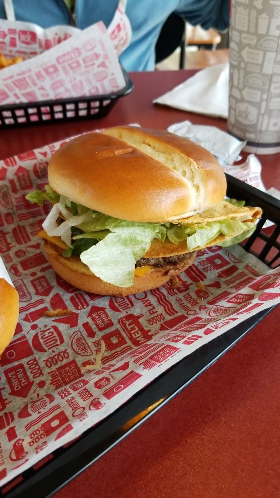 Jack in the Box | restaurant | 165 Oyster Creek Dr, Lake Jackson, TX 77566, USA | 9795832187 OR +1 979-583-2187