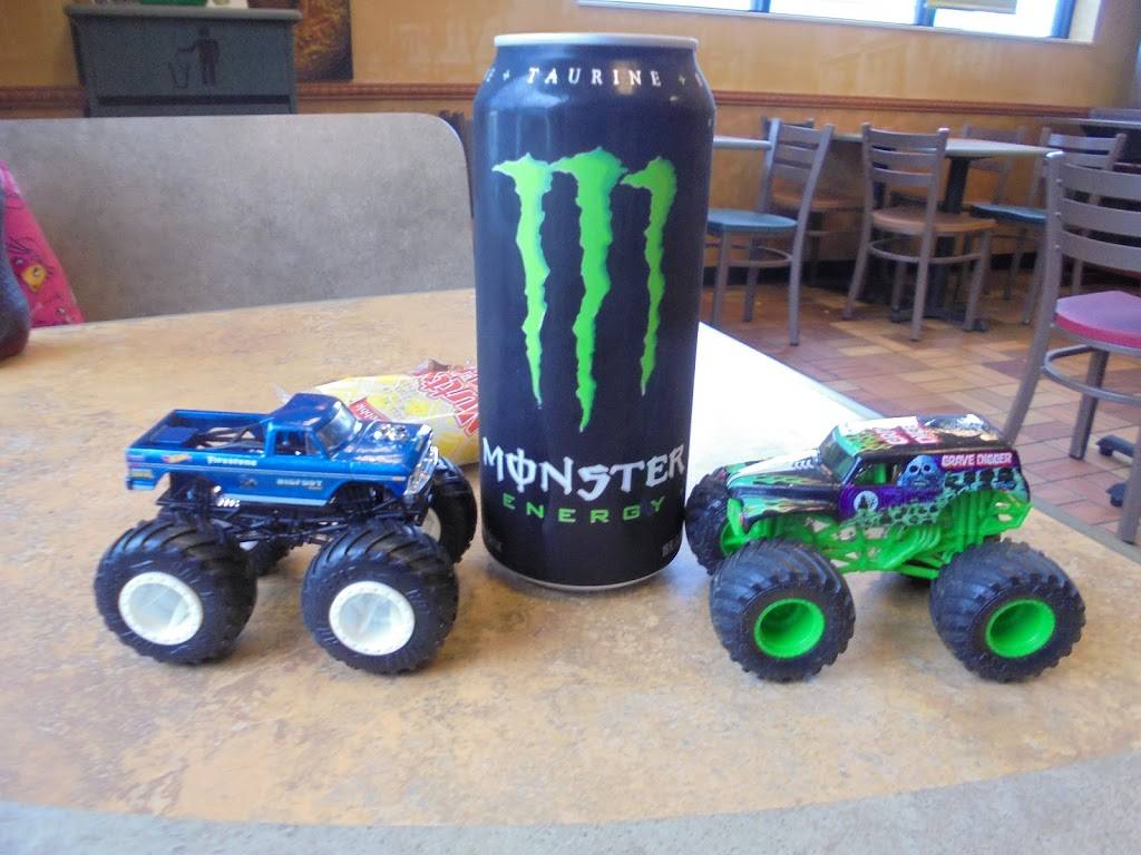 Subway | restaurant | 5612 E St Charles Rd, Columbia, MO 65202, USA | 5738869995 OR +1 573-886-9995