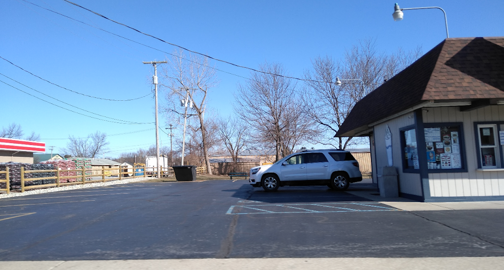 Chitter Chatter Ice Cream | restaurant | 8144 Airport Hwy, Holland, OH 43528, USA | 4198657223 OR +1 419-865-7223
