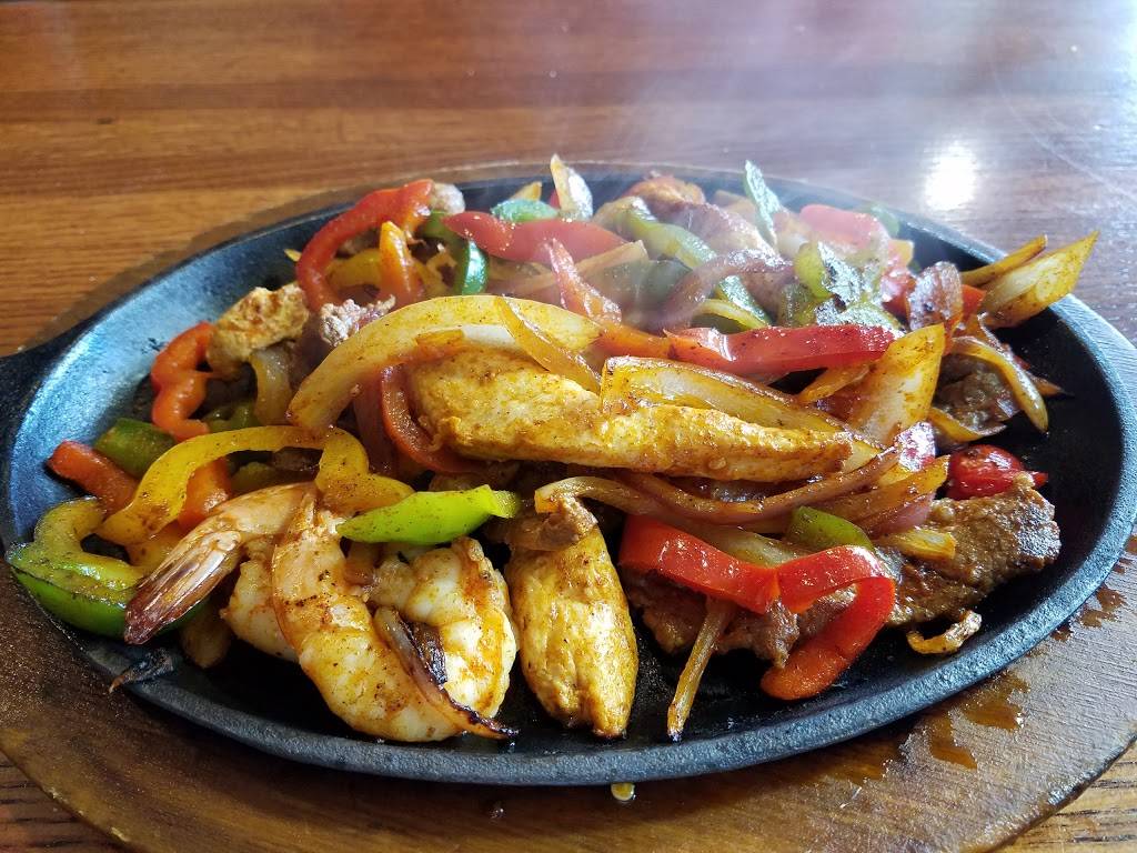 El Nuevo Morelos Mexican Restaurant | restaurant | 360 Bernard St W, West St Paul, MN 55118, USA | 6515525693 OR +1 651-552-5693