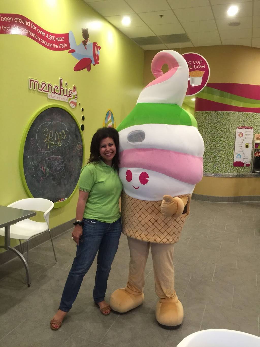 Menchies Frozen Yogurt | bakery | 943 Avenida Pico Bldg 5, San Clemente, CA 92673, USA | 9499101331 OR +1 949-910-1331
