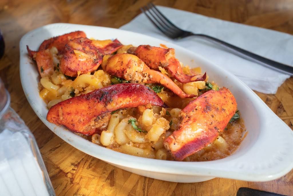 Bleu Fin Bar & Grill | restaurant | 637 Nostrand Ave., Brooklyn, NY 11216, USA | 7185762500 OR +1 718-576-2500