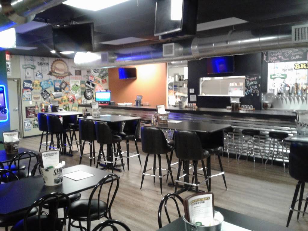 Brewburgers Taphouse | restaurant | 5861 54th Ave N, Kenneth City, FL 33709, USA | 7275922901 OR +1 727-592-2901