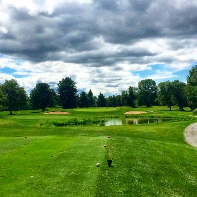 Crestview Country Club | restaurant | 281 Shoemaker Ln, Agawam, MA 01001, USA | 4137862593 OR +1 413-786-2593