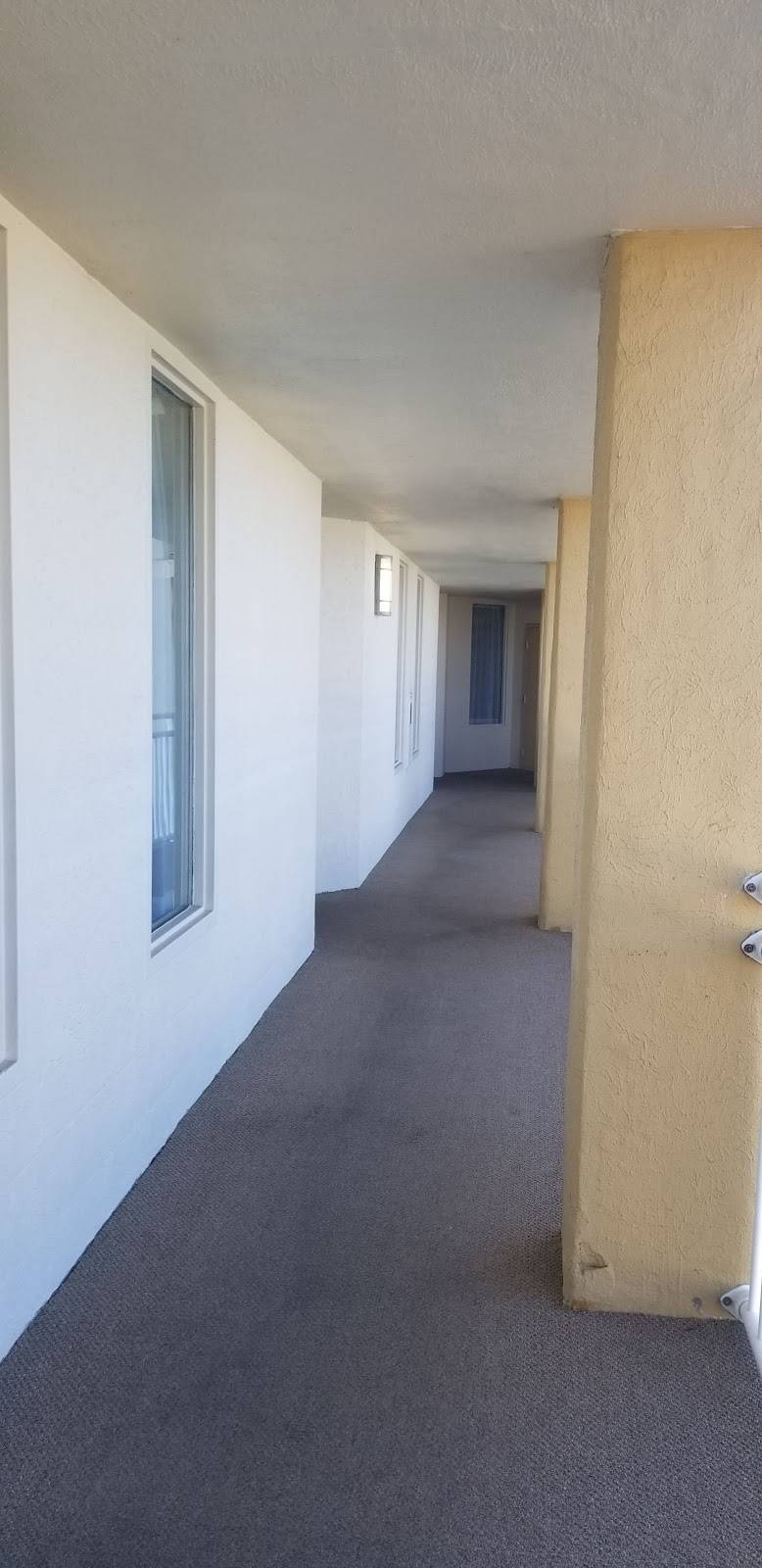 Comfort Suites Beachfront | restaurant | 2321 Atlantic Ave, Virginia Beach, VA 23451, USA | 7574912400 OR +1 757-491-2400