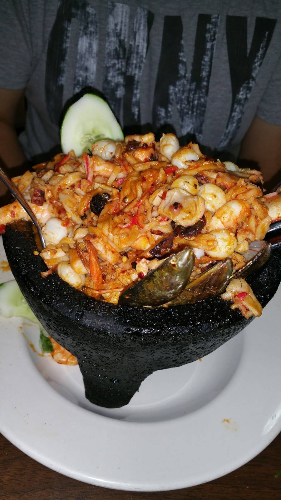 Playas Nayaritas | restaurant | 2211 W Lake St, Melrose Park, IL 60160, USA | 7083441700 OR +1 708-344-1700