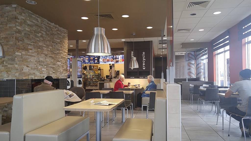 McDonalds | cafe | 4748 Ontario St, Beamsville, ON L0R 1B3, Canada | 9055633331 OR +1 905-563-3331