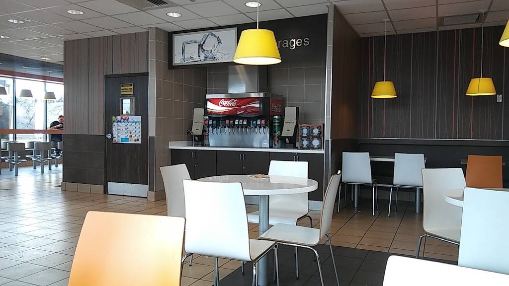 McDonalds | cafe | 4237 Elms Rd, Swartz Creek, MI 48473, USA | 8106353556 OR +1 810-635-3556