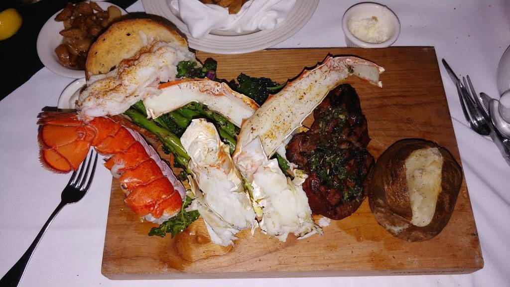 Delmonicos Steak and Lobster House | restaurant | 16358 Ventura Blvd, Encino, CA 91436, USA | 8189860777 OR +1 818-986-0777