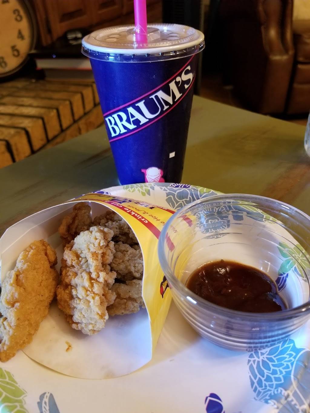 Braums Ice Cream & Burger Restaurant | restaurant | 1021 Holiday Dr, Ardmore, OK 73401, USA | 5802262330 OR +1 580-226-2330