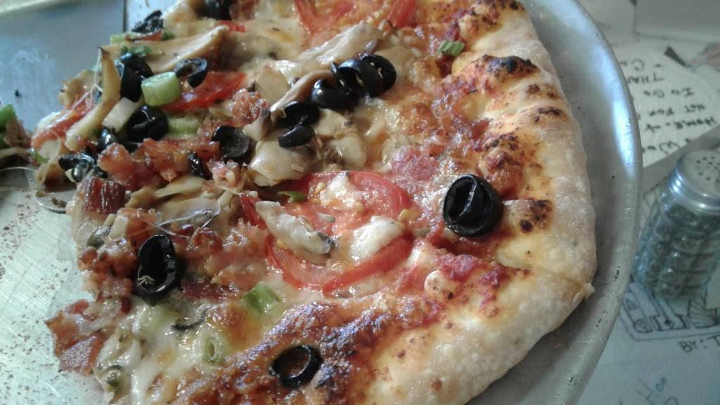 Cowboy Capital Pizza Company | restaurant | 1110 Hackberry St, Bandera, TX 78003, USA | 8307969996 OR +1 830-796-9996