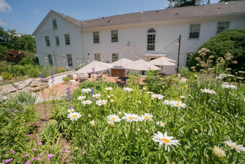 General Lewis Inn | restaurant | 1236 E Washington St, Lewisburg, WV 24901, USA | 3046452600 OR +1 304-645-2600