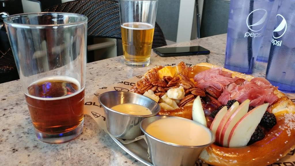 Topgolf | restaurant | 9500 Talking Stick Way, Scottsdale, AZ 85256, USA | 4802402402 OR +1 480-240-2402