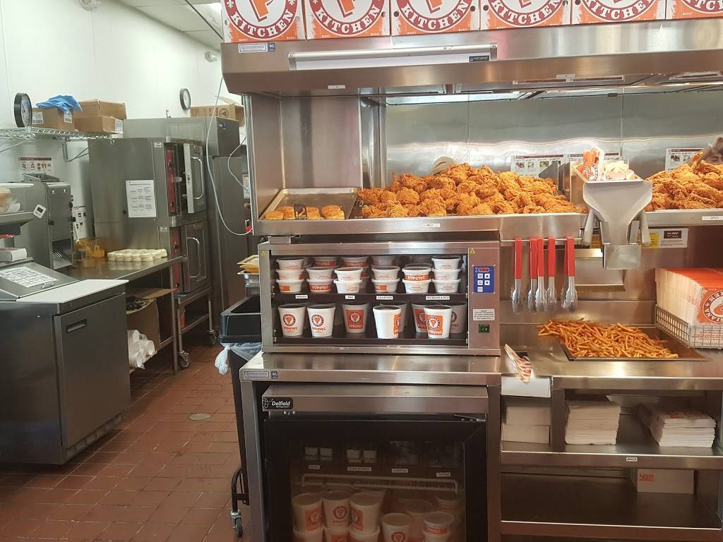 Popeyes Louisiana Kitchen | restaurant | 180 Boston St, Lynn, MA 01904, USA | 7812156936 OR +1 781-215-6936