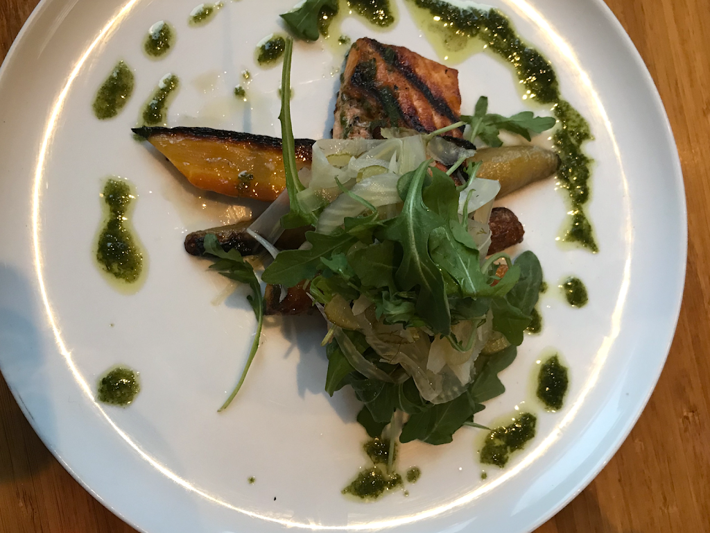 Restaurant Les Têtes de Cochon | restaurant | 15 Rue Maurice Aveline, Sainte-Adèle, QC J8B 2M8, Canada | 4507454047 OR +1 450-745-4047