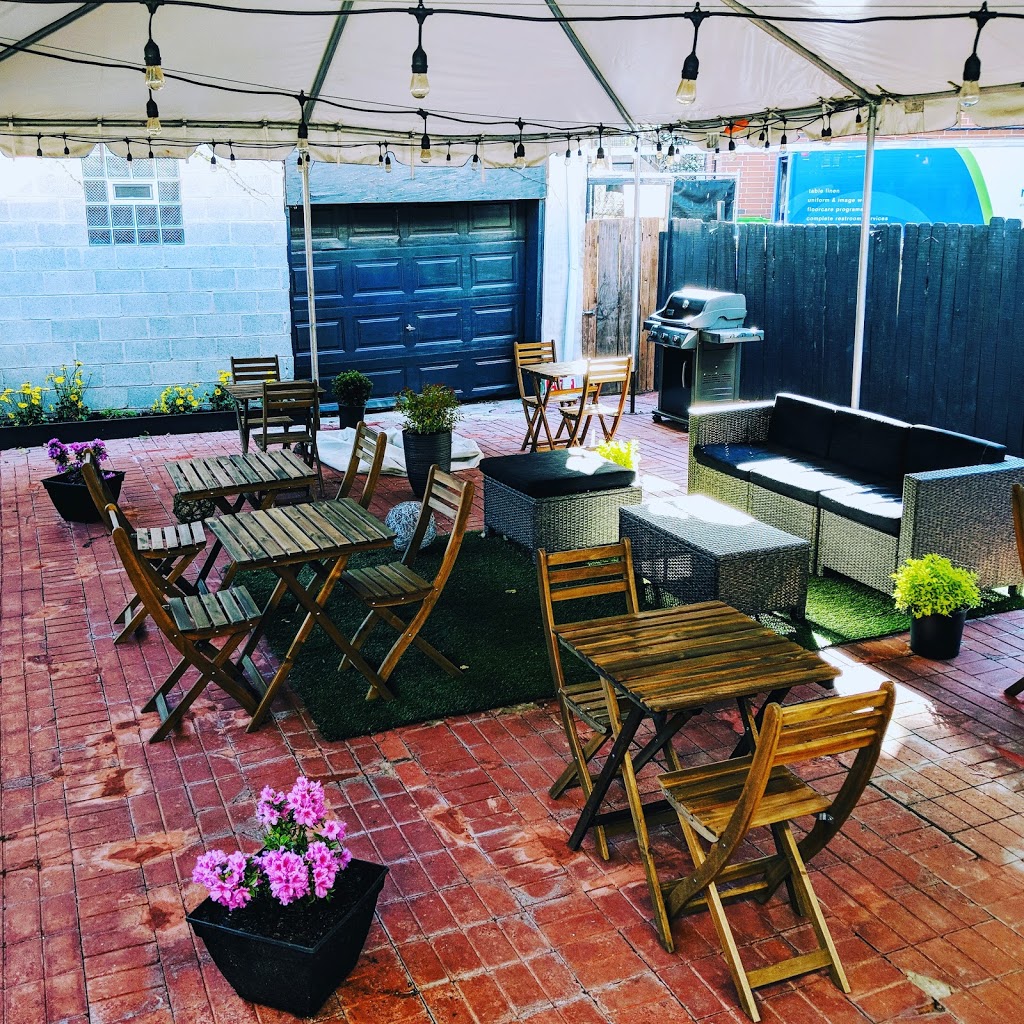 Maison Parisienne - French Café | bakery | 3307 N Clark St, Chicago, IL 60657, USA | 7738571636 OR +1 773-857-1636