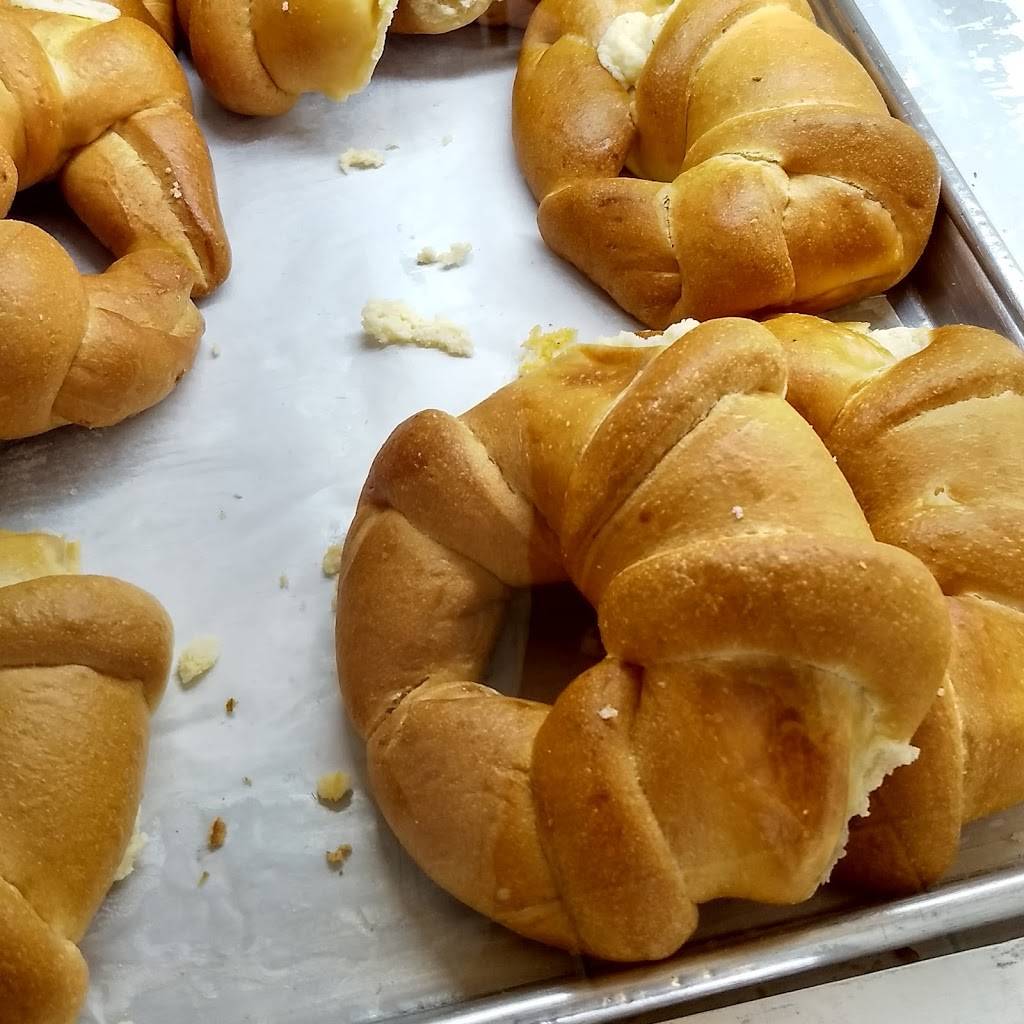 Panaderia La Estrella | restaurant | 307 E Poinsett St, Greer, SC 29651, USA | 8648771339 OR +1 864-877-1339